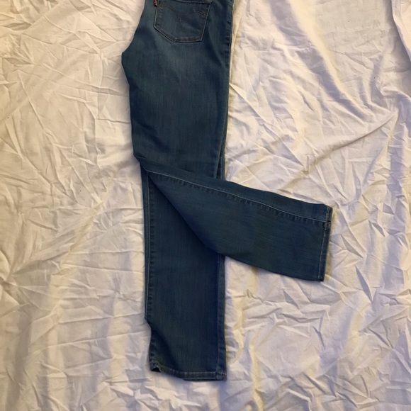 Levi’s Women’s Jeans - Picture 3 of 5